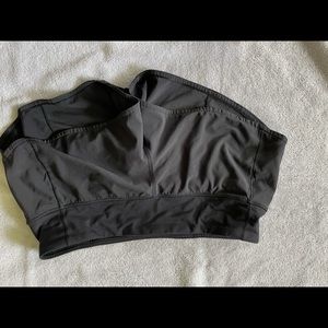 Lululemon Speed Up Shorts 2.5, size 6.